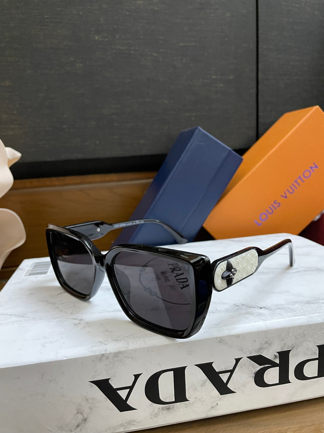 L-v Black limited edition 2025 sunglasses