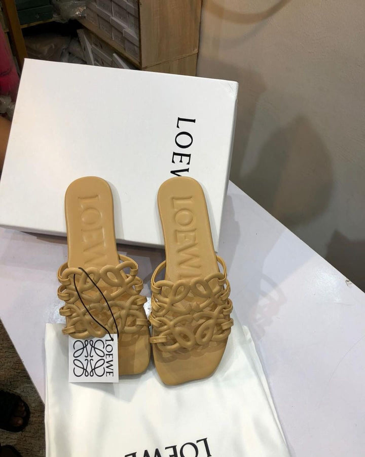 Lowe slipper