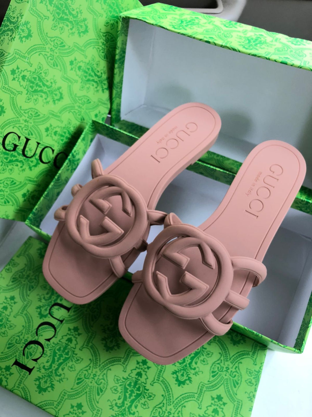 Gucci slippers with box high quality