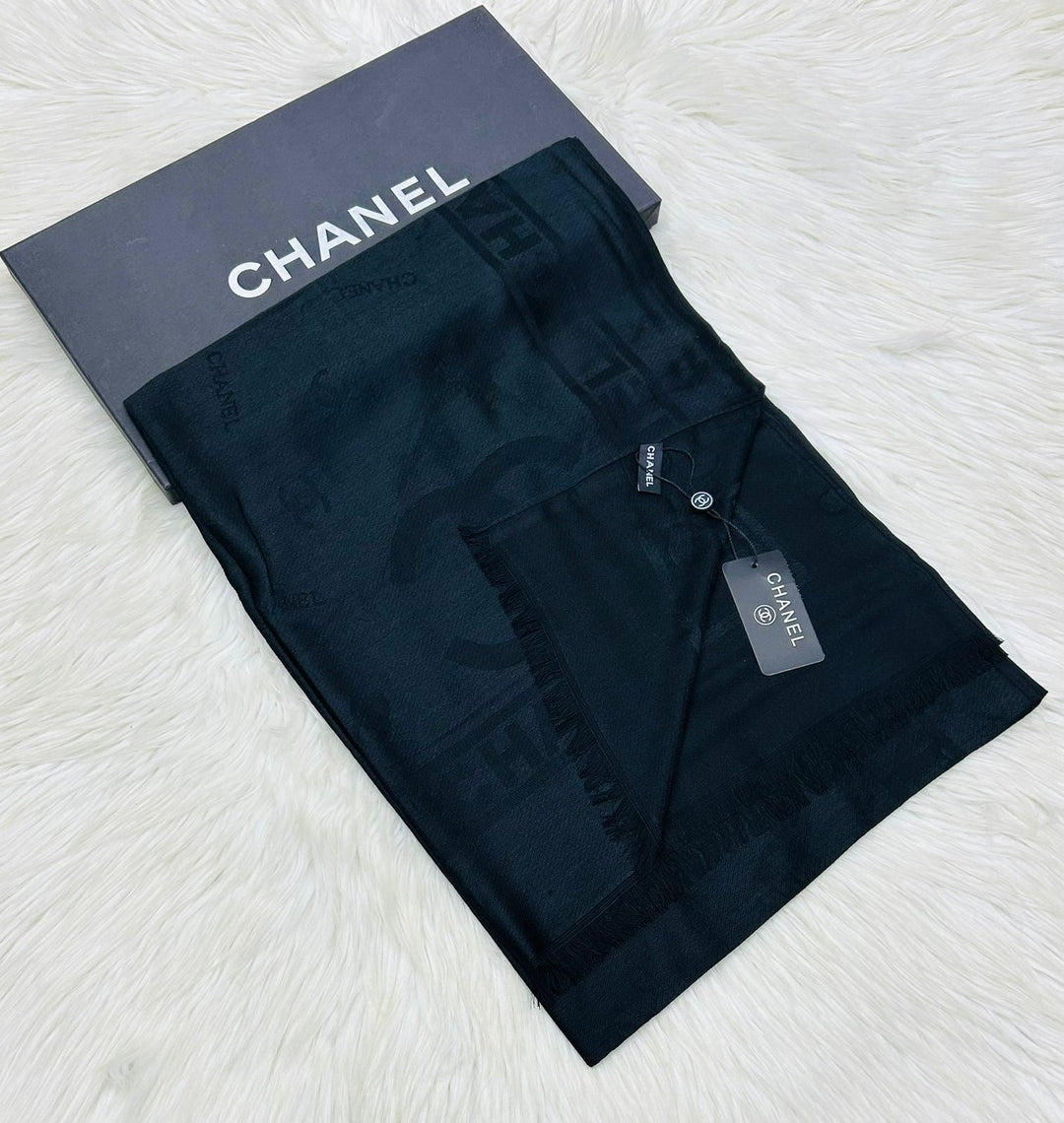 (Chanl scarf