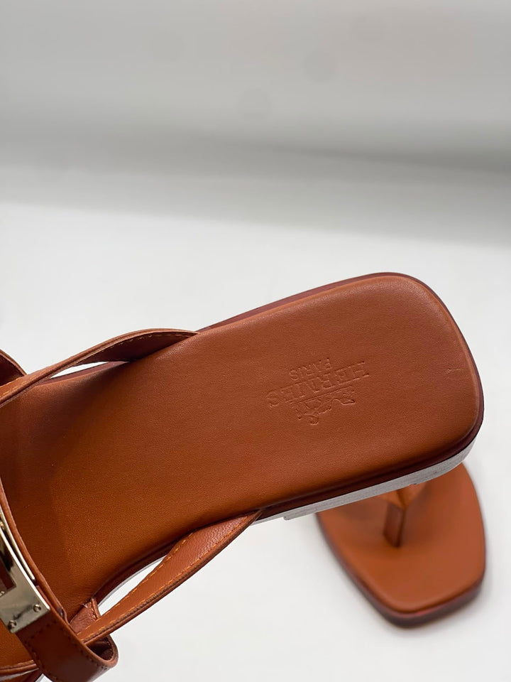 H brand slipper