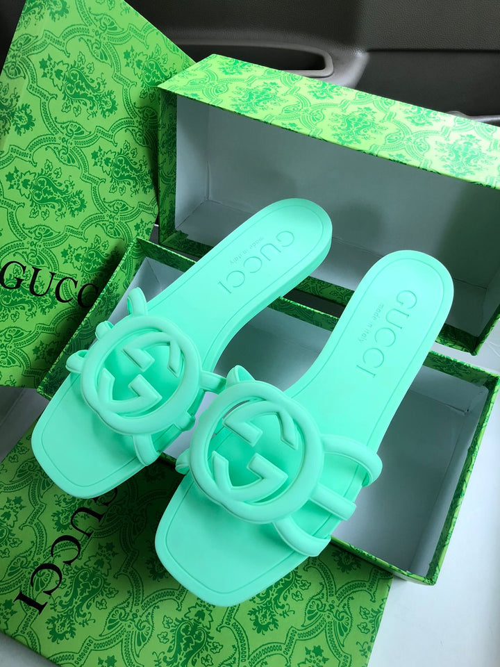 Gucci slippers with box high quality