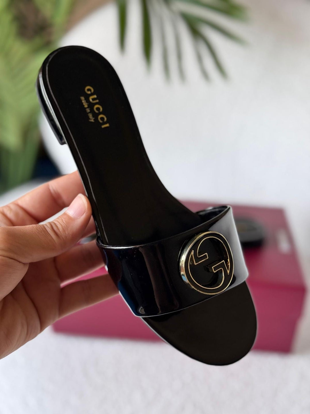 Guci famous slippers
