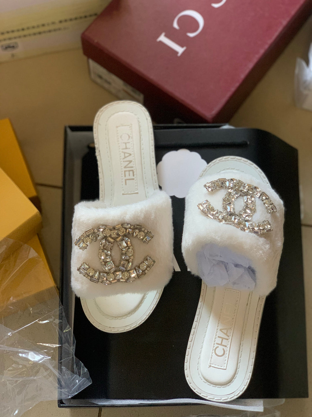 Chanl slipper