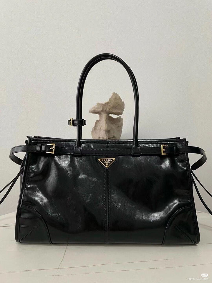 P leather tote bag premium quality
