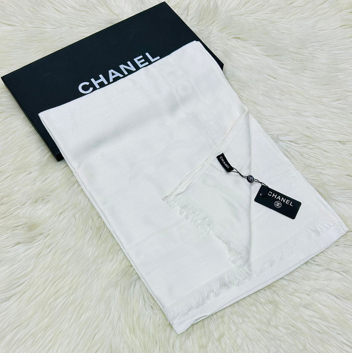 (Chanl scarf