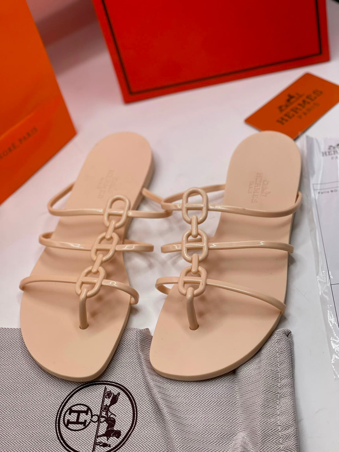 H brand slipper