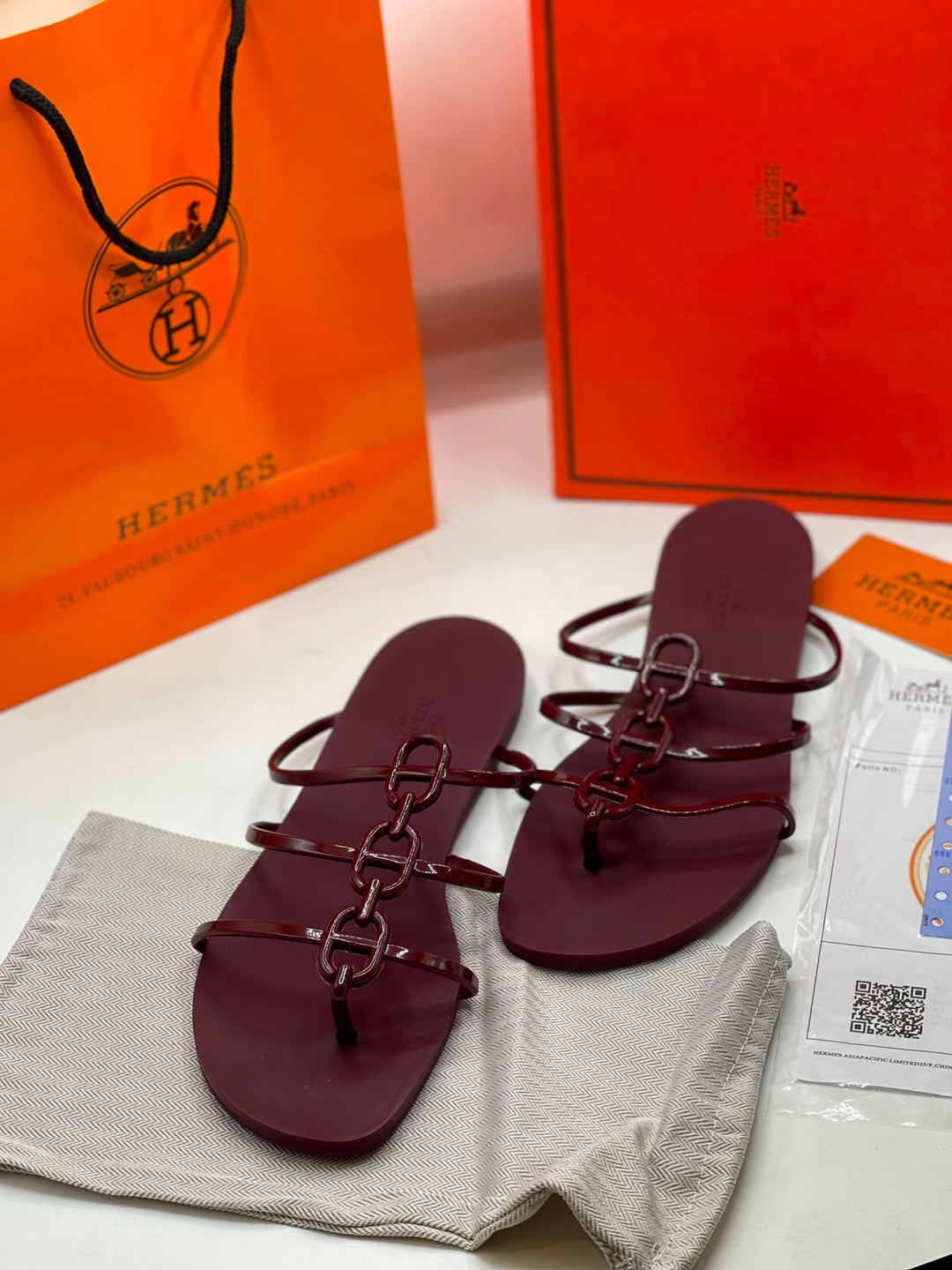 H brand slipper