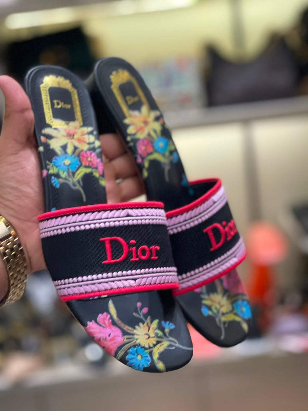 CD embroidered heel
