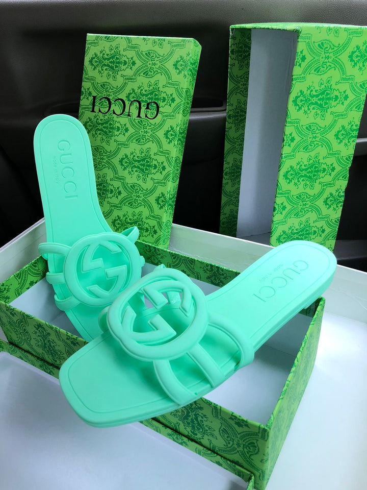 Gucci slippers with box high quality