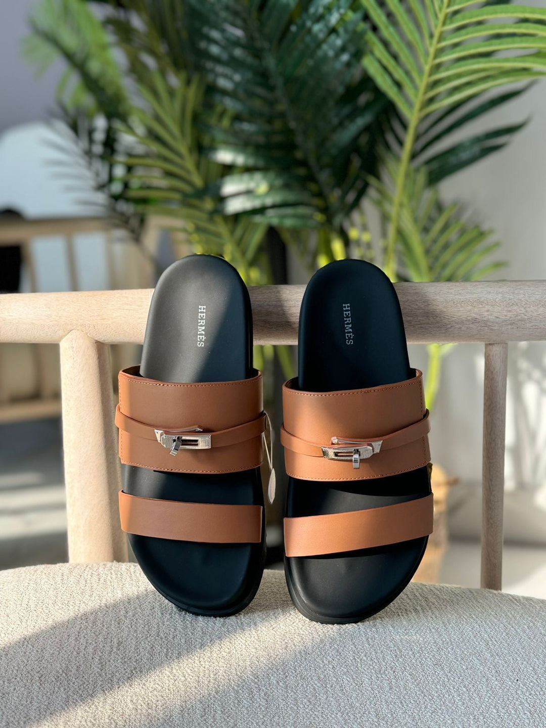 Mens hermes slipper