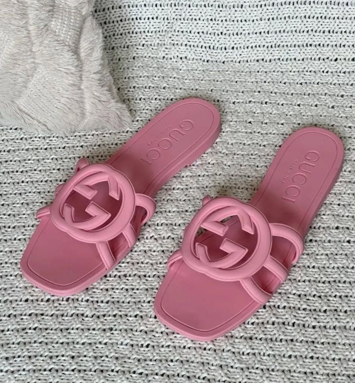 G slippers
