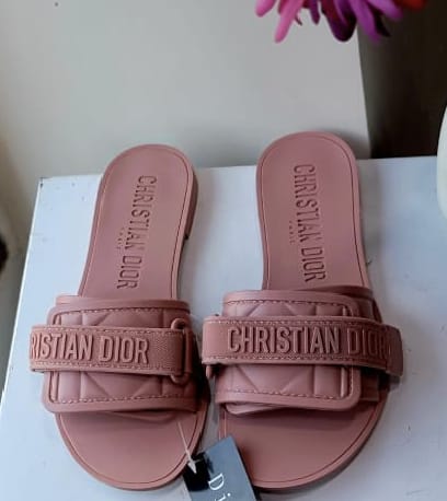 Cd slipper