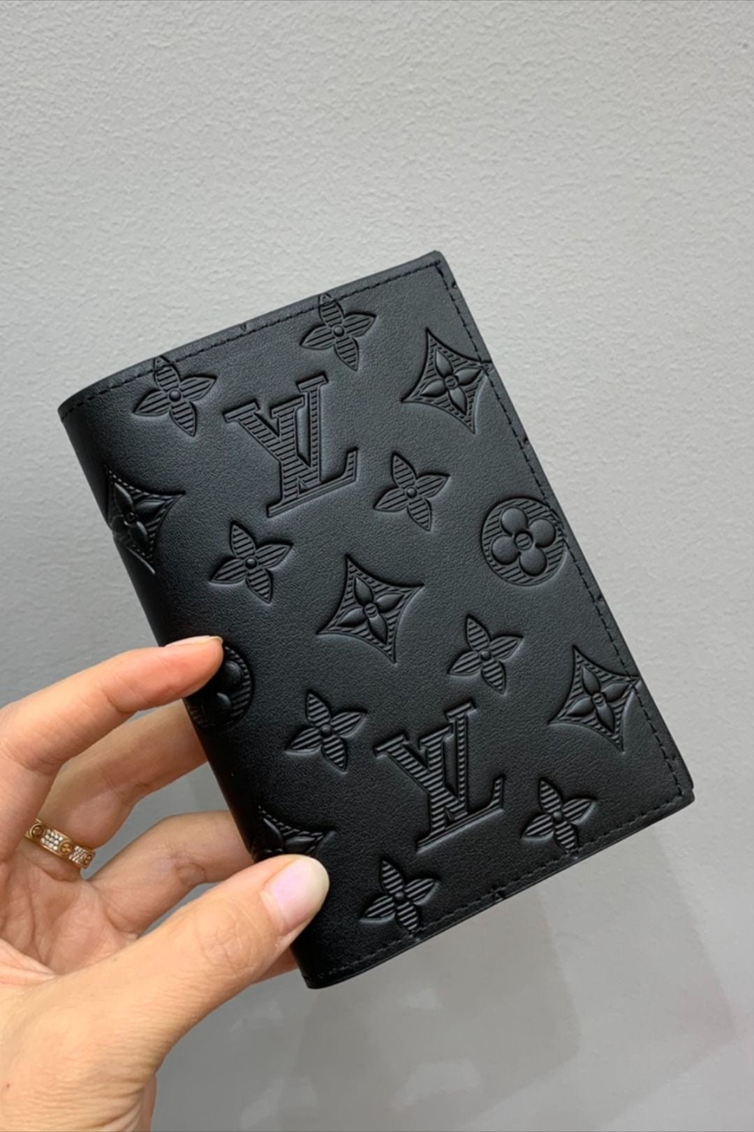 Lv passport cover